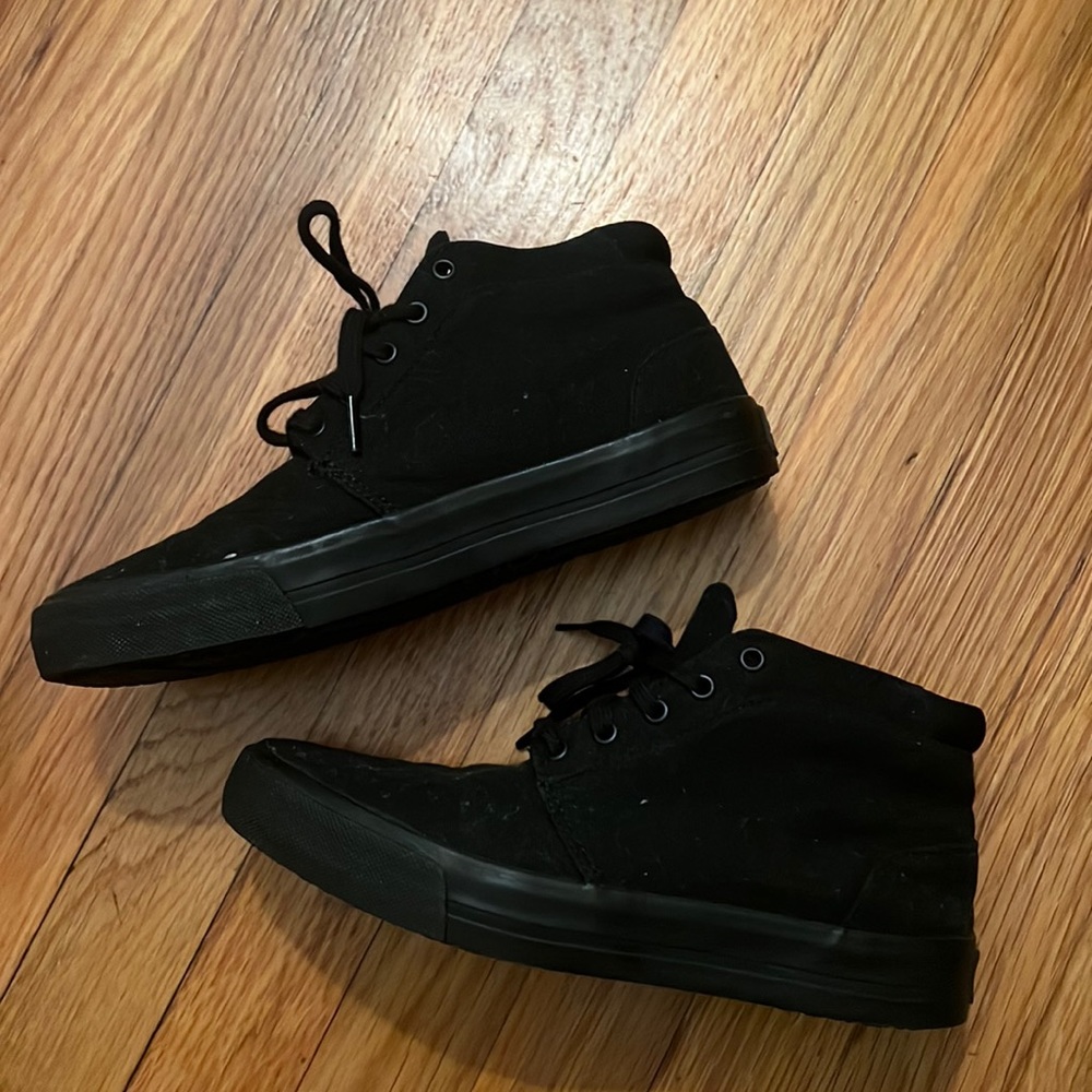 Women’s Non-Slip, Oil Resistant Shoes for Crews Size 8 US